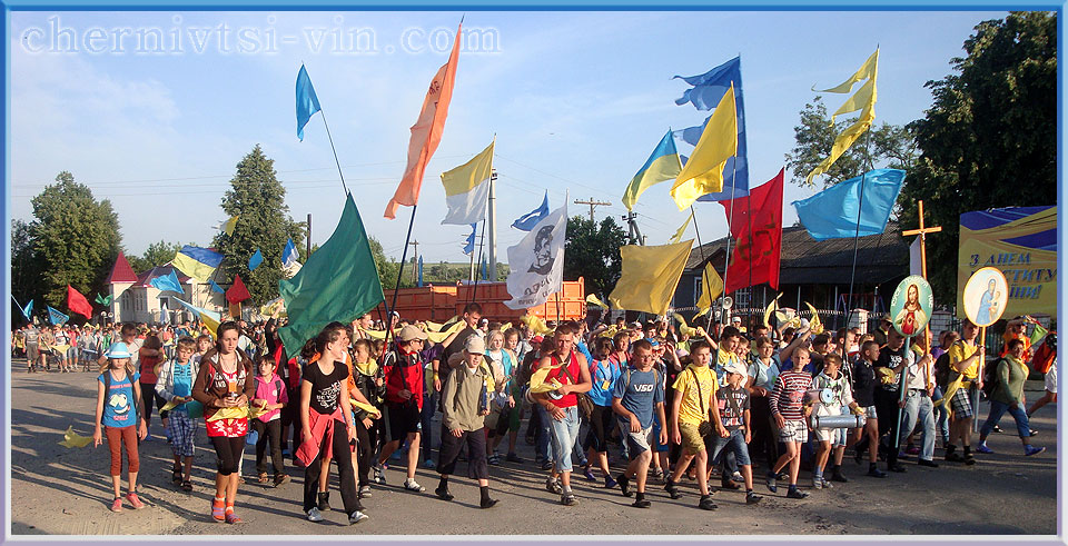 паломники Томашпіль - Летичів прийшли в смт Чернівці