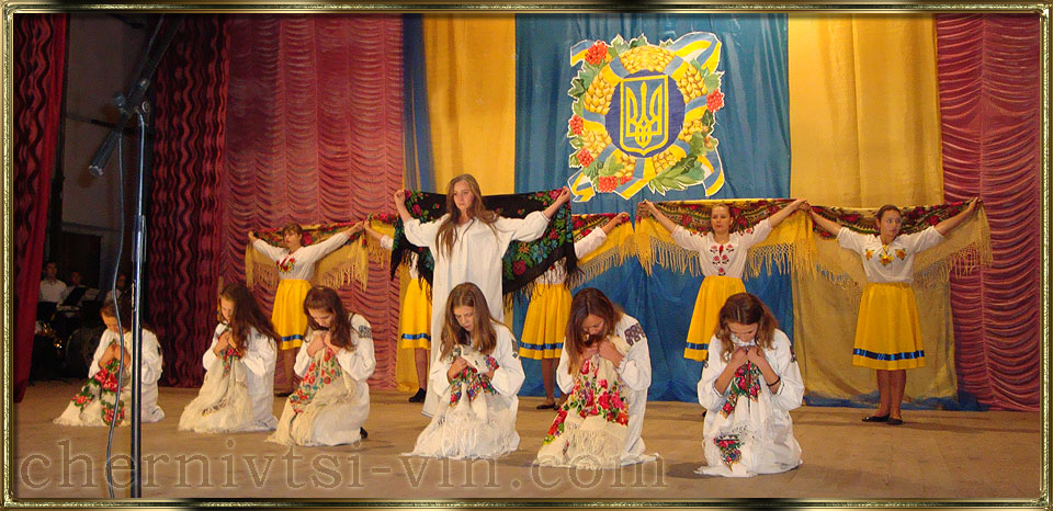 танцювальний колектив, смт Чернівці, район Чернівецький