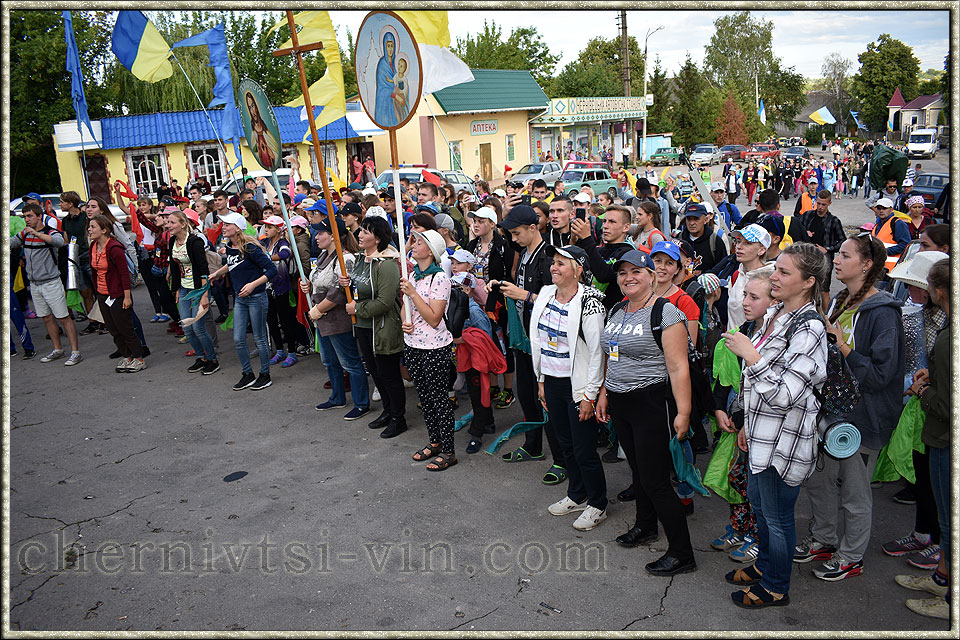 паломницька хода Томашпіль - Летичів прибула до смт Чернівці