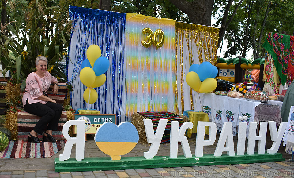 30-річчя Незалежності України, Чернівецька громада