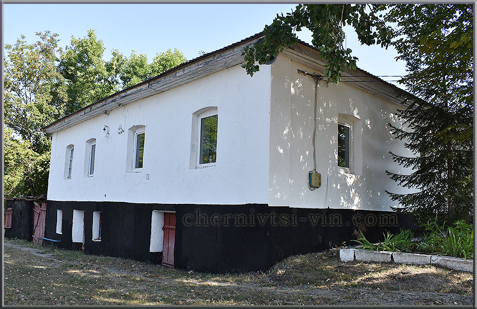 школа в селі Біляни