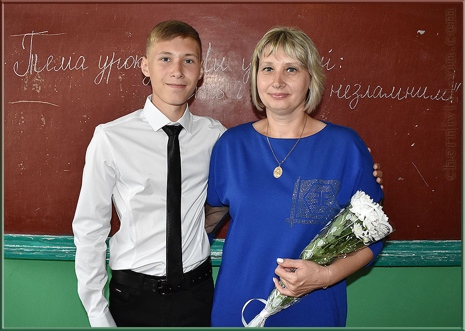 син і мати, Сокільська школа, Чернівецька територіальна громада