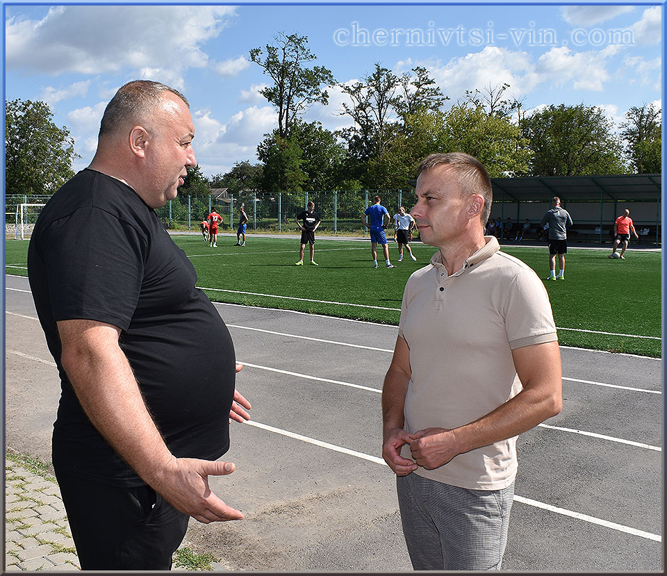Олег Юнаш, Віталій Костельний, Чернівецька громада