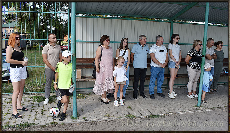 глядачі, смт Чернівці