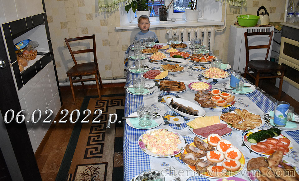 святковий стіл, с.Сокіл, Чернівецька громада